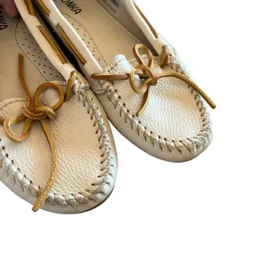 Minnetonka‎ Classic Driving Loafer Off White 6 thumbnail 4