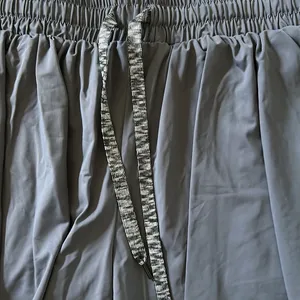 Gray 2 thumbnail 2