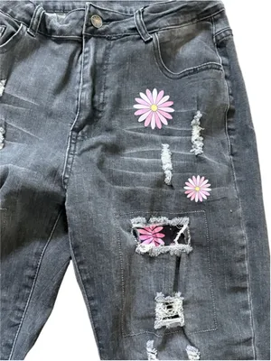 Wear Jeans Floral Patch Distressed Black Denim Jeans Size L (30” Waist) thumbnail 3