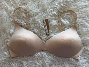 Skims Wireless Form Pushup Plunge Bra Sand Size 42C thumbnail 1