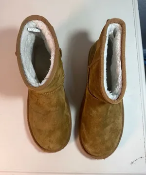 Koolaburra by UGG Short Suede Boots Chestnut Size 8 thumbnail 1