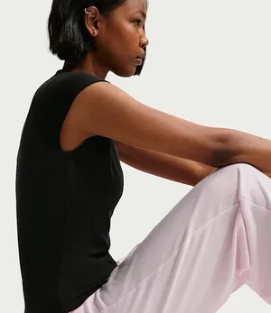 Nike Sportswear Chill Knit Women's Tight Short-Sleeve Ribbed Top Size M Black thumbnail 3