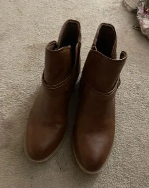 Boots Brown Size 7.5 thumbnail 1