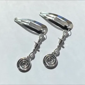 Handmade spike & spiral silver hair clips set of 2⭐️ thumbnail 2
