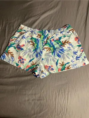 Columbia Women's Floral Athletic Shorts Size XL thumbnail 3