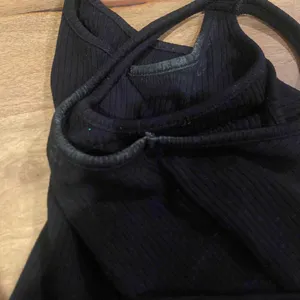 WSLY Black Fitted Crop Tank Top thumbnail 4