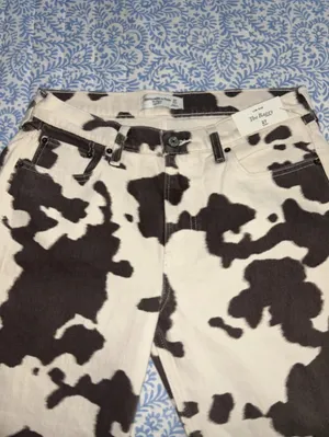 NWT women’s Abercrombie Cow print jeans trousers 27 thumbnail 2