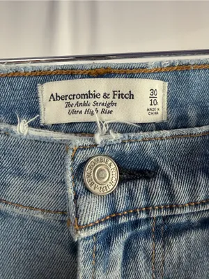 Abercrombie & Fitch Curve Love The Ankle Straight Ultra High Rise Jeans in Blue thumbnail 4
