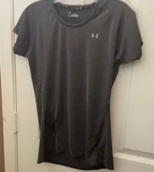 FINAL MARKDOWN Ladies under armour top xs thumbnail 1