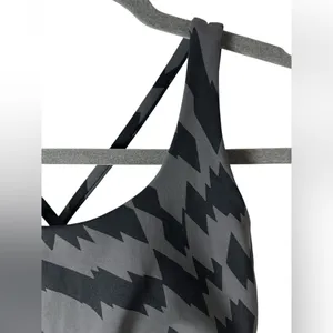 Lululemon Energy Bra Medium Support B–D Cup Voltage‎ Graphite Grey Black Size 6 thumbnail 4