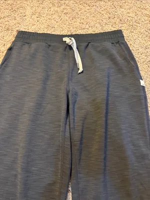 Vuori Lux Performance/Weekend Jogger Size Small in Heathered Black thumbnail 2