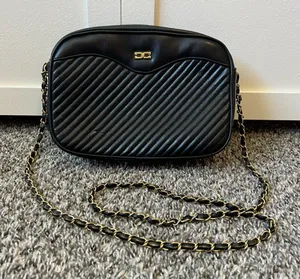 Daniella Bag Vintage Black Vegan Leather‎ Quilted Crossbody Chain Purse thumbnail 1