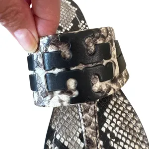 Tory Burch Leigh Thong Sandals 8.5‎ Roccia Snakeskin Black Logo thumbnail 13