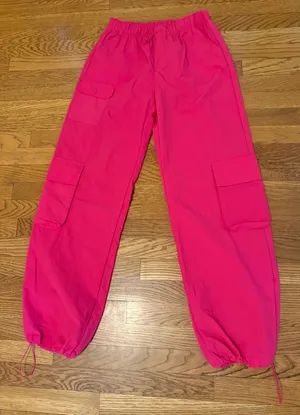 High waist parachute cargo pants in hot pink size M thumbnail 5