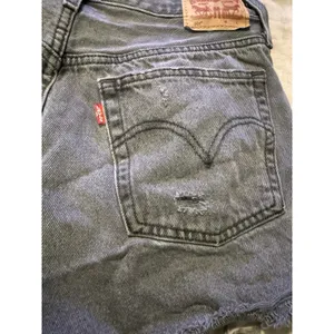 Levi's 501 Shorts Womens W30 Button Fly Frayed Hem Dark Wash Whisker Mid Rise thumbnail 9
