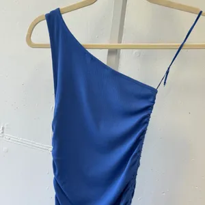 BB Dakota Steve Madden Ruch Into Love One Shoulder Mini Dress Blue XS BM208847 thumbnail 6