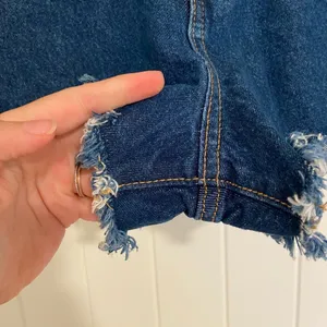 NWOT | Victoria’s Secret PINK women’s denim shorts —‎ size 8 thumbnail 2