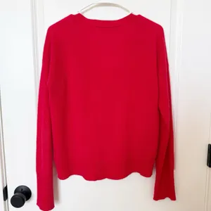 360 Cashmere Cardigan Sweater Medium Quiet Luxury Soft Capsule Holiday Red thumbnail 4