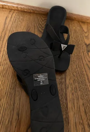 Guess Women's Tutu Flip Flop thumbnail 6