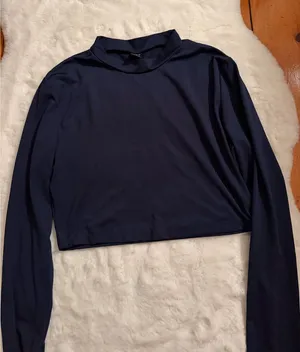 SHEIN Crop Top thumbnail 1
