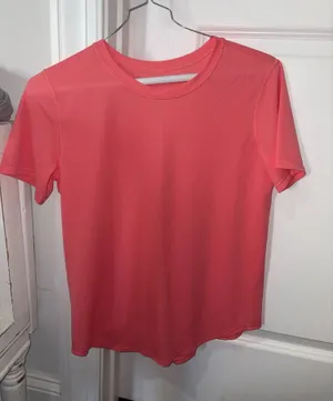 Lululemon top thumbnail 1