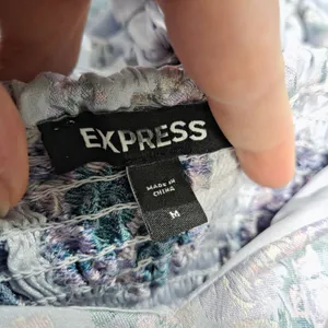 Express Purple Floral Puff Sleeve Ruched Front Chic Blouse Crop Top Size Medium thumbnail 8