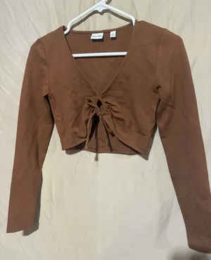 Sun-deh Aritzia long sleeve thumbnail 1