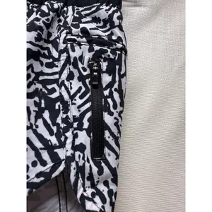 Lululemon Tracker Short 4" Women Sz 4 Black White Animal‎ Print Running Athletic thumbnail 3