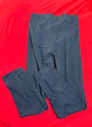 Old Navy BNWT  Cropped Leggings thumbnail 2