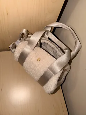 Lululemon Mini Duffel Bag Fleece thumbnail 3