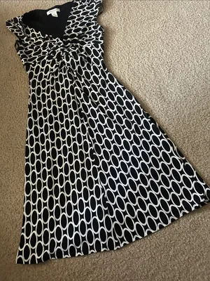 White House Black Market Black and White Oval-Print Midi Dress thumbnail 3