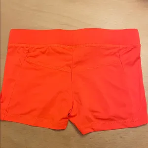 B19-4 $15 W/$25 bundle Only!! NO SINGLE PURCHASE!! New Hooters Uniform Shorts Xs thumbnail 3