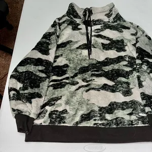 Secret Treasures Camo Fleece thumbnail 1