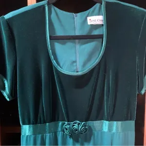 1980s Hunter Green Vintage Velvet Long Maxi Modest Dress Med/Large Woman’s 8-14 thumbnail 10