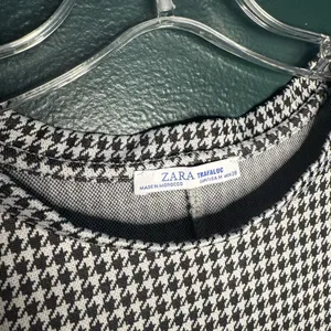 Zara Black and White Houndstooth Short Sleeves Front Pockets Sheath Dress thumbnail 7