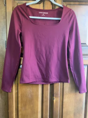 🌸Lucky Brand square-neck long sleeve contour top in a burgundy / maroon shade.M thumbnail 4