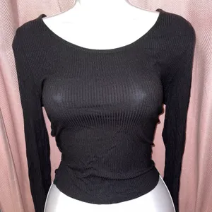 Long Sleeve Side Cut Out Top Black Size L thumbnail 2