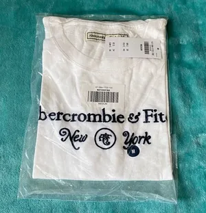Abercrombie Women’s Cream Tee thumbnail 1