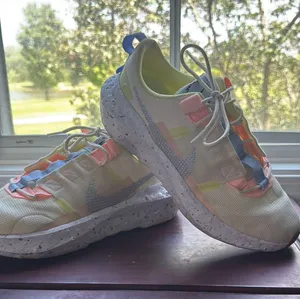 Nike Women’s Shoes thumbnail 1