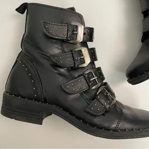 Steve Madden Boots Pursue Leather Ankle Buckles Studded Moto Motorcycle Black thumbnail 8