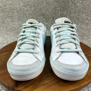 Nike capri shoes women’s size 9 thumbnail 2