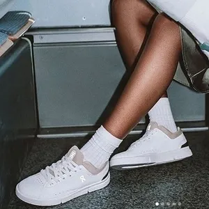 On Womens Running On Cloud The‎ Roger Advantage Sneakers White SZ 9.5M thumbnail 2