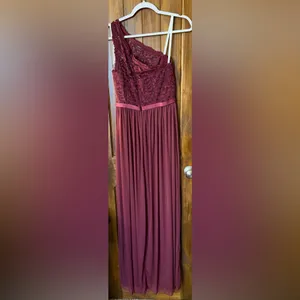 One-Shoulder Burgundy Lace & Chiffon Evening Gown thumbnail 2