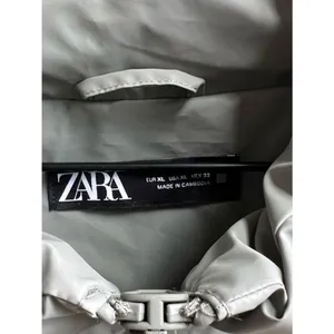 Zara Cropped Puffer Vest in Olive Green Size XL NWOT thumbnail 3