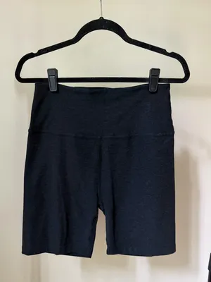 Beyond Yoga Gabriela Spacedye High Waisted 7” Biker Shorts Black, Size XL thumbnail 2