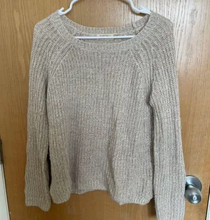 Sweater thumbnail 1