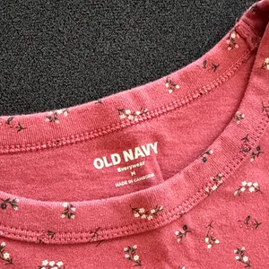Old Navy Rose Pink Tiny Floral Short Sleeve Tee thumbnail 2