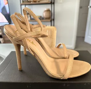 Nude High Heels thumbnail 2