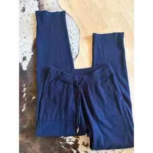 Quince Mongolian Cashmere Straight‎ Leg Pants In True Navy Size Small thumbnail 2