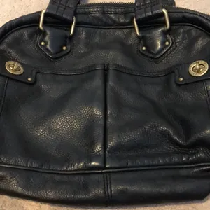 MARC BY MARC JACOBS Totally Turnlock Core Bowler Bag Blk Leather Brass Hardware thumbnail 3
